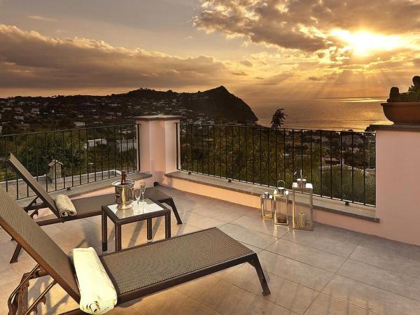 Tenuta Del Poggio Antico : photo 4 de la chambre chambre double deluxe avec balcon - vue sur mer