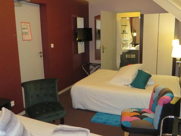 Hotel Régina : photo 3 de la chambre chambre familiale