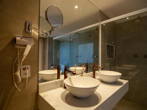 Greco Hotel : photo 9 de la chambre suite loft avec baignoire