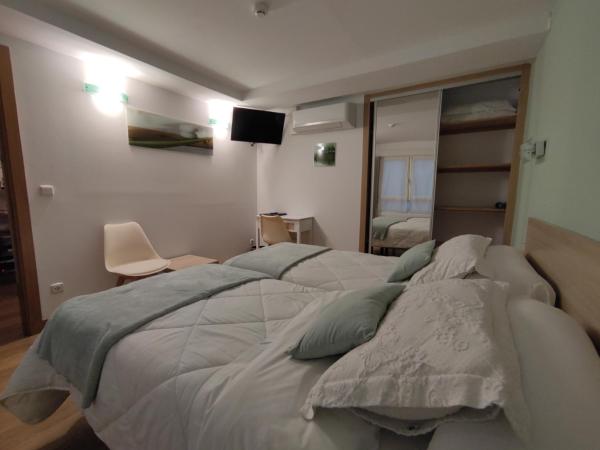 Pension Joakina : photo 7 de la chambre chambre double ou lits jumeaux avec salle de bains privative externe