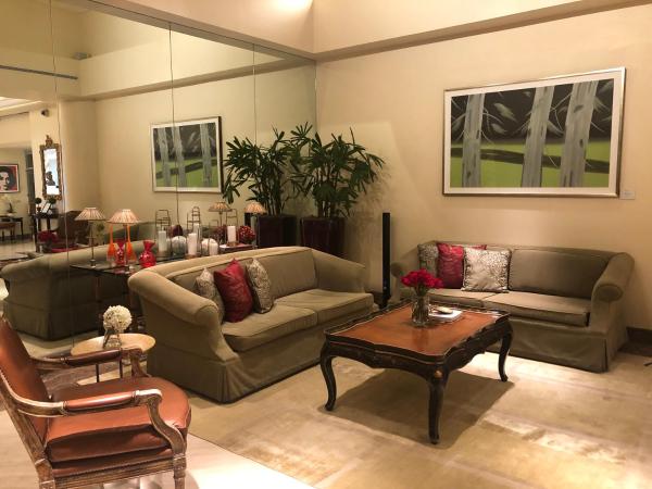 Taj Campton Place : photo 7 de la chambre chambre lit king-size - accessible aux personnes à mobilité réduite