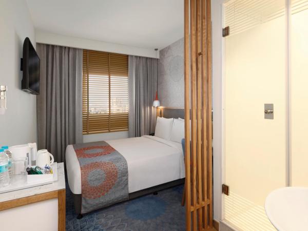 Holiday Inn Express Bengaluru Yeshwantpur, an IHG Hotel : photo 3 de la chambre chambre lit queen-size accessible aux personnes à mobilité réduite