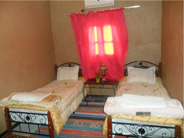 Maison d'Hôtes Ghalil : photo 4 de la chambre chambre double ou lits jumeaux avec salle de bains privative