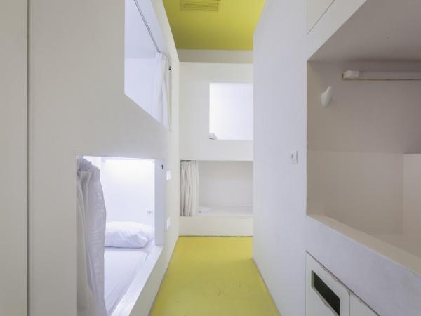 Design Hostel One : photo 1 de la chambre lit dans dortoir mixte de 6 lits