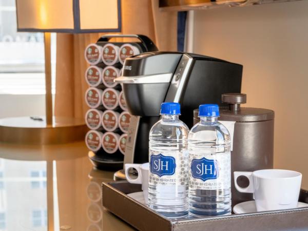 San Juan Hotel Miami Beach : photo 10 de la chambre hébergement de luxe lit king-size - vue sur ville