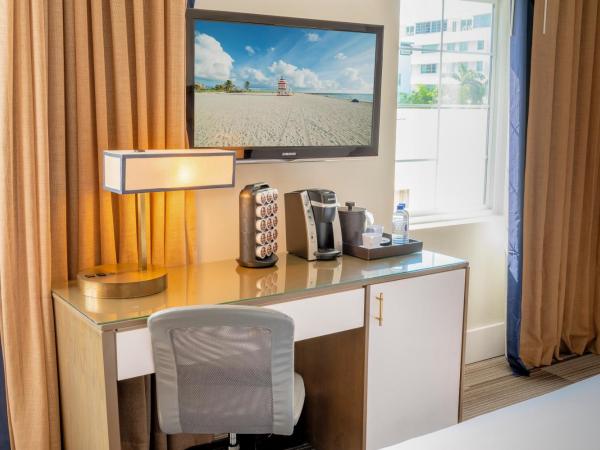 San Juan Hotel Miami Beach : photo 9 de la chambre hébergement de luxe lit king-size - vue sur ville