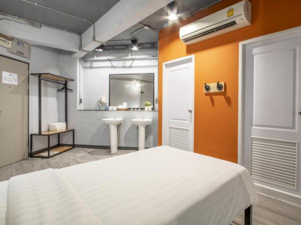 Rest24 Residence : photo 3 de la chambre chambre triple de luxe sans fenêtre