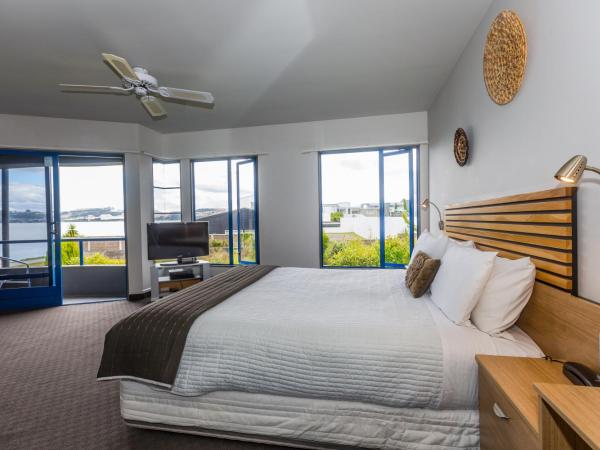 Clearwater Motor Lodge : photo 1 de la chambre studio avec vue sur lac