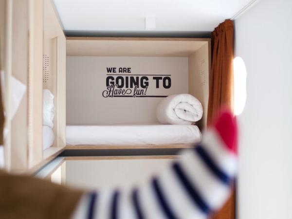 TOC Hostel Barcelona : photo 6 de la chambre chambre familiale (6 adultes)