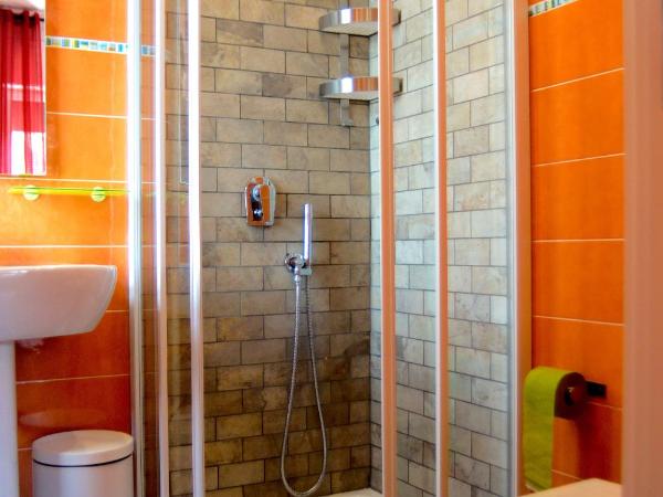 B&B Bibliotechina : photo 7 de la chambre chambre double ou lits jumeaux avec salle de bains privative et balcon