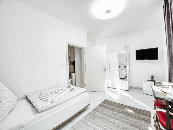 Pension Amanda : photo 5 de la chambre chambre simple avec salle de bains