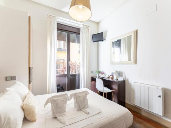 Madrid House Rooms : photo 2 de la chambre chambre double avec balcon