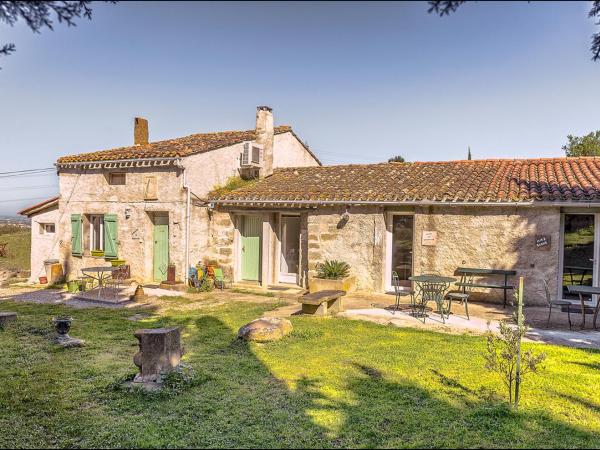 Ecuries Sainte Croix : photo 2 de la chambre appartement - rez-de-chaussée