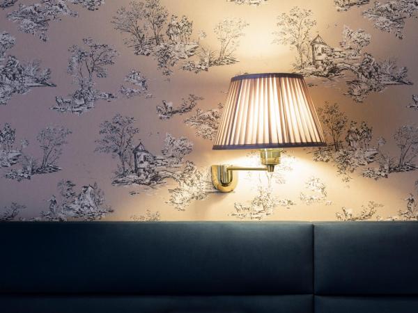 Hotel Perrin - former Carlton : photo 2 de la chambre chambre lits jumeaux standard