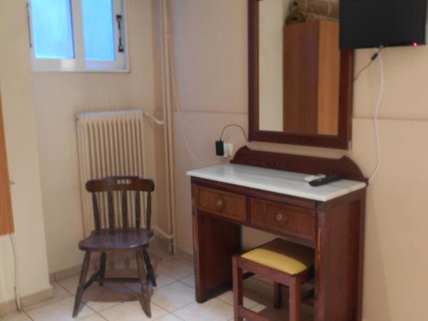 Hotel Byron : photo 4 de la chambre petite chambre simple