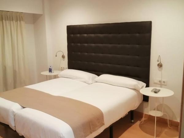 Estudiotel Alicante : photo 8 de la chambre chambre lits jumeaux