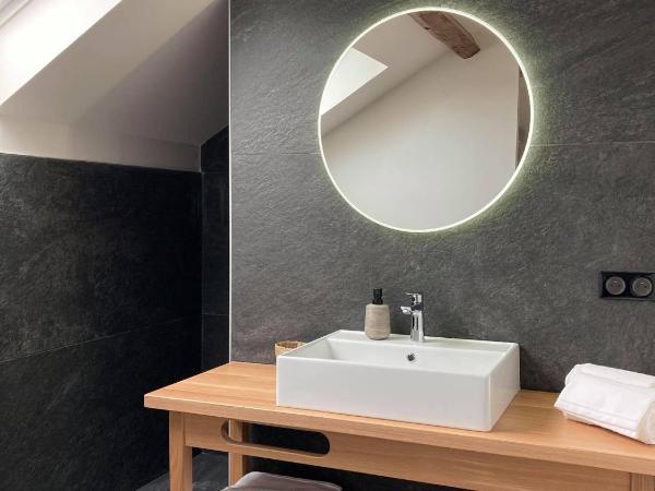 Domaine Jacqueline Père & Filles : photo 2 de la chambre chambre double avec salle de bains privative