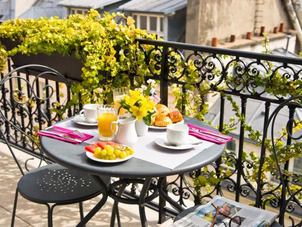 Hôtel Saint-Pétersbourg Opéra & Spa : photo 1 de la chambre suite junior avec terrasse