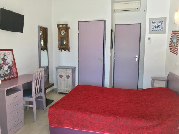 Le Maset en Camargue : photo 1 de la chambre chambre double - vue sur piscine