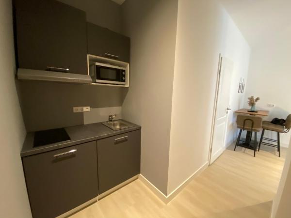 Aparthotel Charlotten : photo 3 de la chambre appartement avec douche