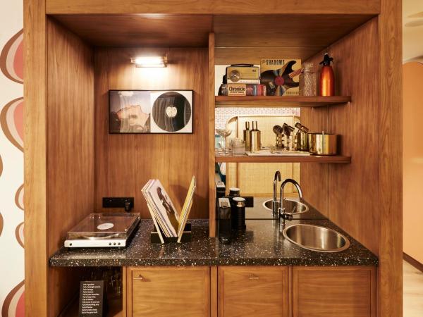 Ovolo South Yarra : photo 4 de la chambre suite rockstar