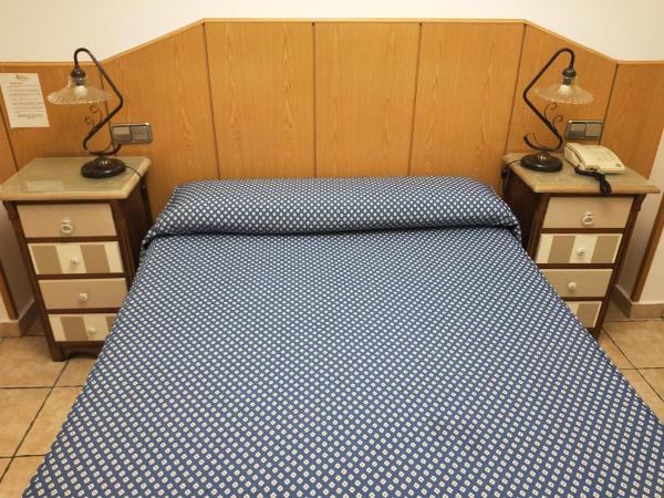 Hostal Maria Ronda : photo 8 de la chambre chambre double