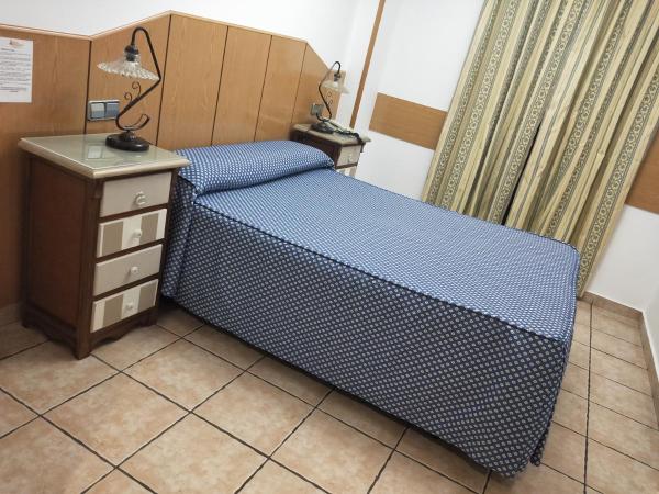 Hostal Maria Ronda : photo 3 de la chambre chambre double