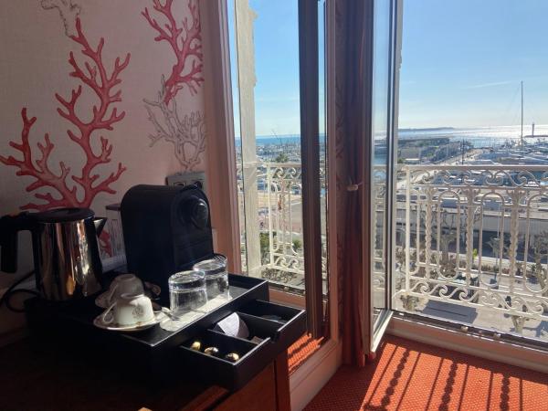 Hotel Splendid : photo 7 de la chambre suite familiale, chambres adjacentes - vue sur mer et ville