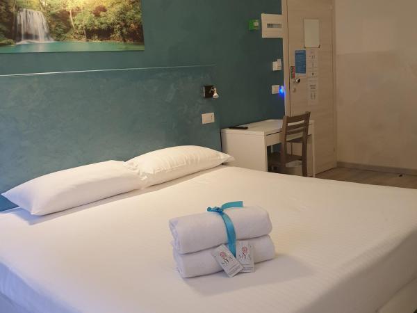 Bergamo City - Self Check-in : photo 4 de la chambre chambre lit king-size deluxe