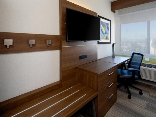 Holiday Inn Express Los Angeles LAX Airport, an IHG Hotel : photo 2 de la chambre chambre standard