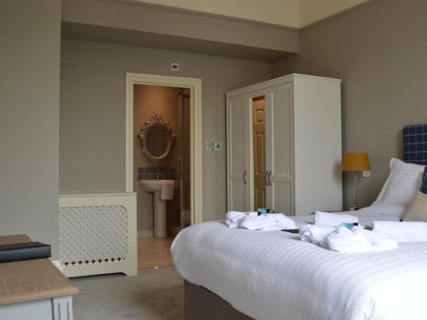 The Crown Pub & Guesthouse : photo 6 de la chambre chambre double avec salle de bains privative