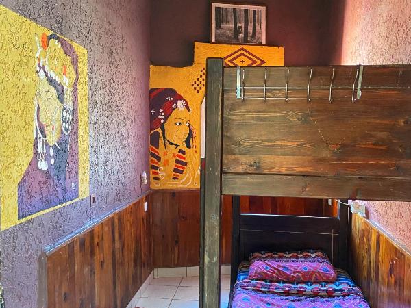 The Chill Art Hostel : photo 1 de la chambre petite chambre double