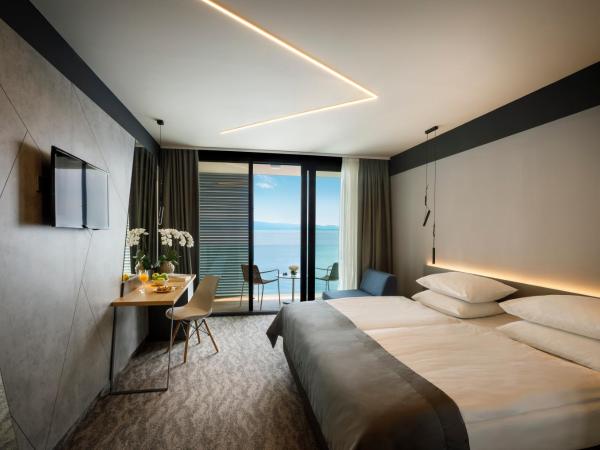 Hotel Istra - Liburnia : photo 5 de la chambre chambre double supérieure avec balcon - vue sur mer