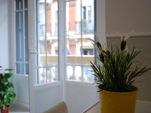 Hostal Madrid Star : photo 1 de la chambre chambre double deluxe - vue sur ville