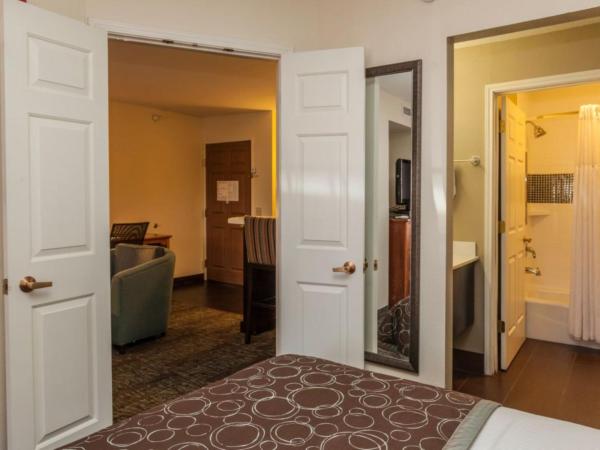 Staybridge Suites Colorado Springs North, an IHG Hotel : photo 6 de la chambre suite 1 chambre lit king-size