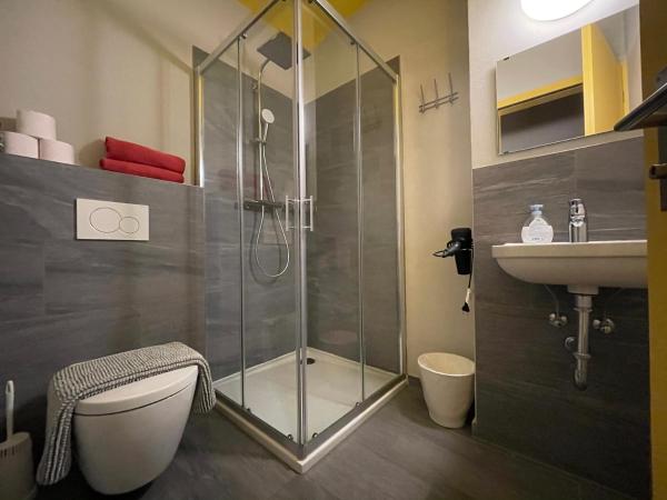 Pardo Bar : photo 8 de la chambre chambre double avec salle de bains privative