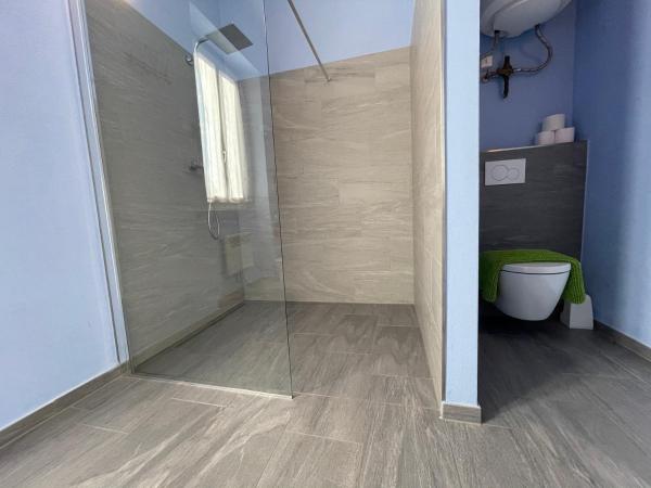 Pardo Bar : photo 10 de la chambre chambre double avec salle de bains privative