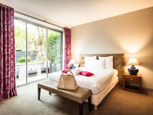 Logis Villa C Hôtel : photo 1 de la chambre villa en rez-de-jardin