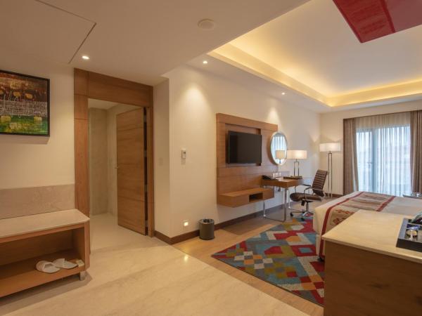 Ramada Encore by Wyndham Kathmandu Thamel : photo 10 de la chambre deluxe king room,with balcony and city view - non smoking (10% off on food and soft beverages)