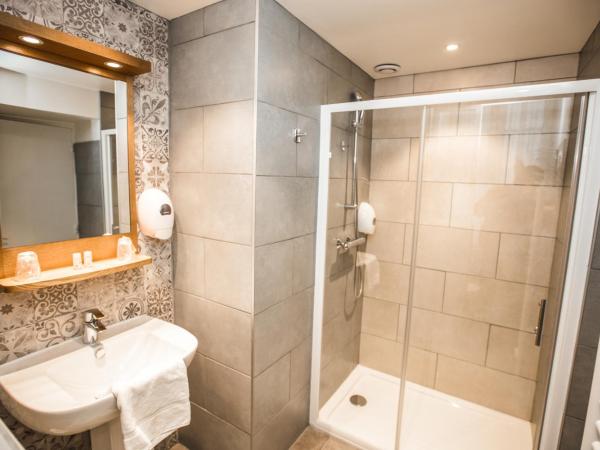 Hotel De L'univers : photo 6 de la chambre chambre double confort