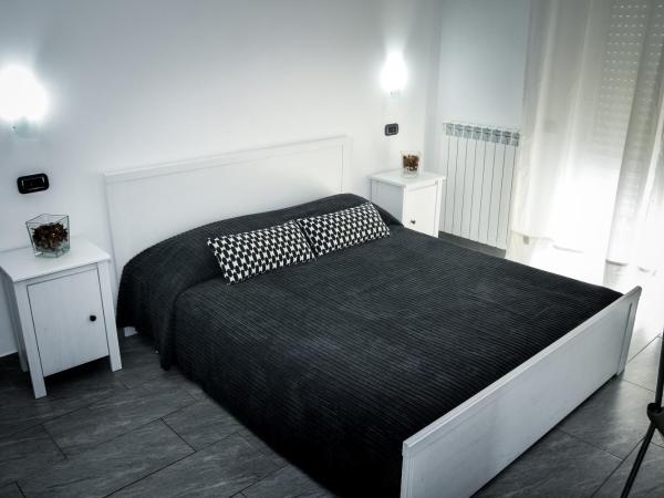 Affittacamere Delfo : photo 2 de la chambre chambre lit queen-size avec salle de bains privative 