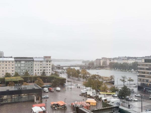 Scandic Hakaniemi : photo 4 de la chambre chambre lits jumeaux supérieure - vue sur ville