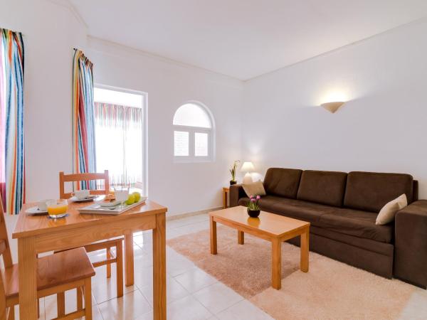 Monica Isabel Beach Club : photo 8 de la chambre chambre triple (3 adultes)