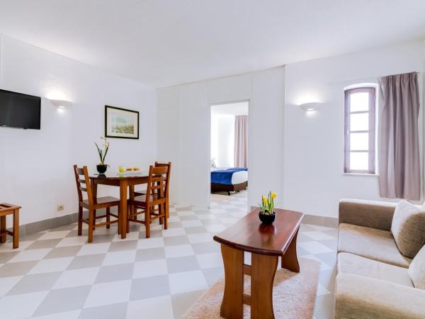 Monica Isabel Beach Club : photo 5 de la chambre chambre triple (3 adultes)