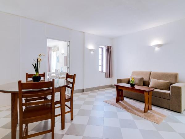 Monica Isabel Beach Club : photo 4 de la chambre chambre triple (3 adultes)