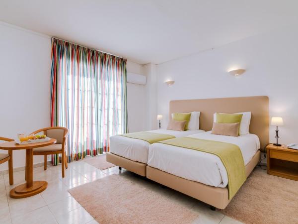 Monica Isabel Beach Club : photo 6 de la chambre chambre triple (3 adultes)