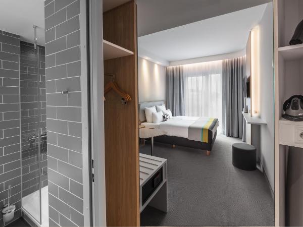 Holiday Inn Express Düsseldorf - Hauptbahnhof, an IHG Hotel : photo 6 de la chambre chambre standard lit queen-size