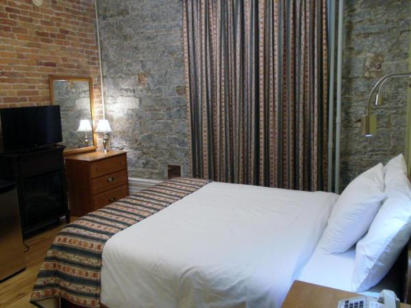 Hôtel Manoir de l'Esplanade : photo 8 de la chambre chambre lit queen-size deluxe