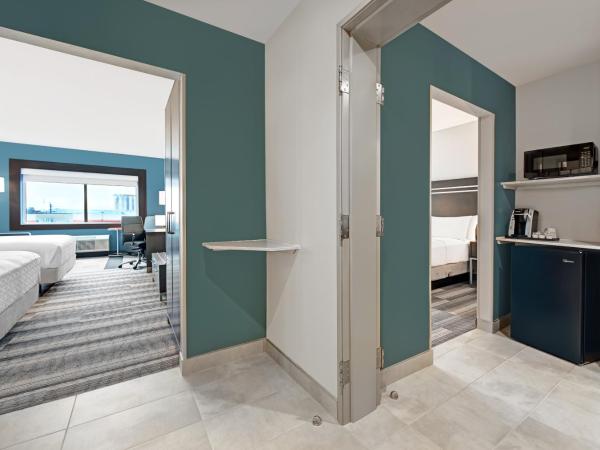 Holiday Inn Express & Suites Memorial - CityCentre, an IHG Hotel : photo 7 de la chambre chambre lit king-size standard