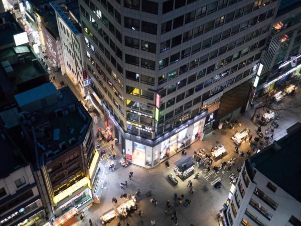 Step Inn Myeongdong 1 : photo 6 de la chambre chambre double – vue sur ville